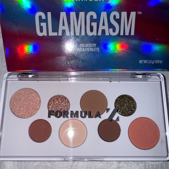 FORMULA' Z
Glamgasm Pro Artistry
Face Palette - Picture 5 of 10
